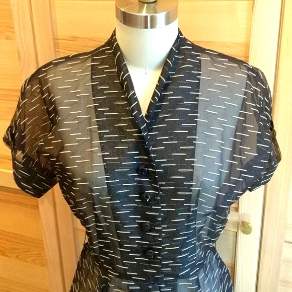 Sheer flocked nylon organza true vintage 1950s shirtwaist dress size M/L - Picture 3 of 17
